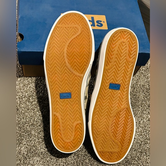 Keds Sneakers Women's 8½M Style#
WF64967 Jump Kick Slip Tropical Slip On Canvas - Picture 12 of 12